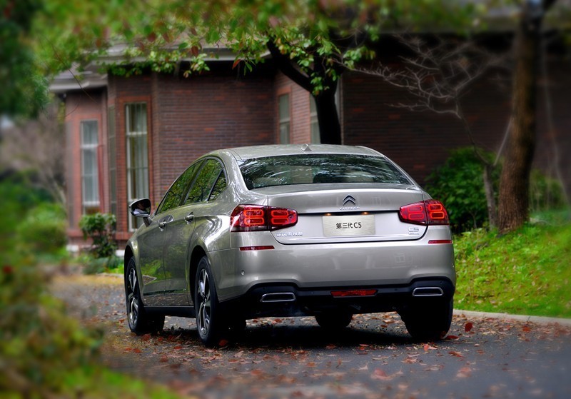 全新雪铁龙凡尔赛c5x试驾视频,雪铁龙suv天逸c5试驾视频