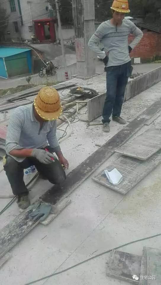 框架结构自建房地基筏板基础,自建房老基础与新筏板基础的结合