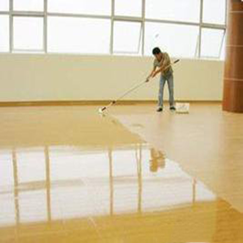 木地板有刮痕返潮鼓包？装修师傅告诉你这么做，自己也能修理好