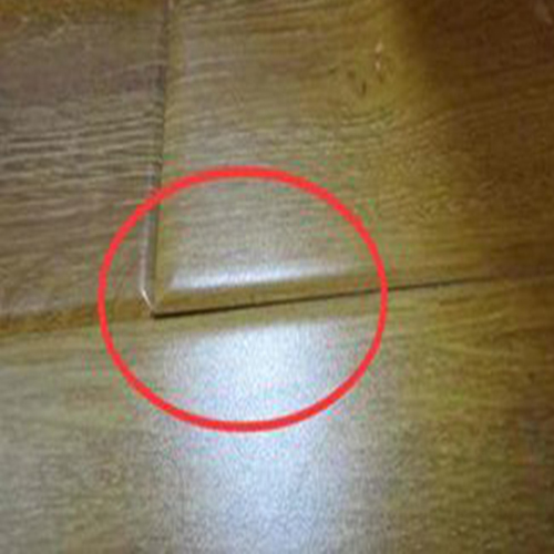 木地板有刮痕返潮鼓包？装修师傅告诉你这么做，自己也能修理好