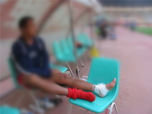 踝关节扭伤了热敷会怎么样,足踝扭伤后冰敷后怎么调理