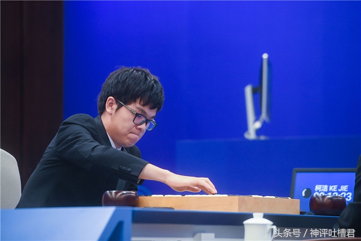 阿尔法狗先打李世石还是柯洁,李世石对阿尔法狗第一局柯洁讲解