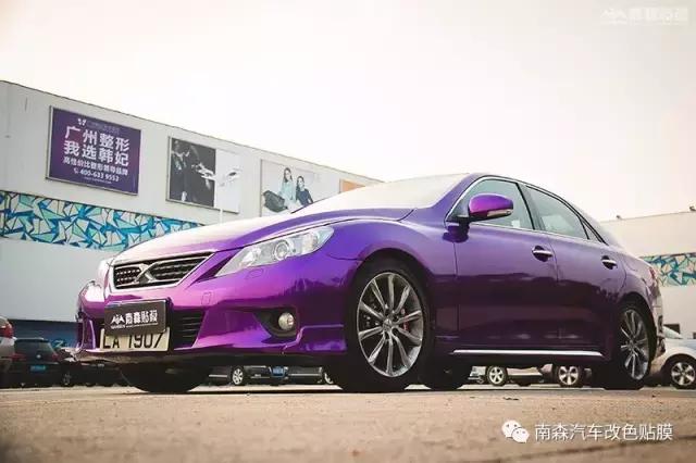 丰田锐志12款车膜上面改色,丰田锐志改色荧光绿多少钱