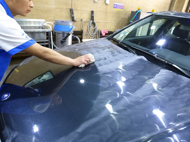 打蜡、封釉、镀膜还是镀晶？作为爱车之人到底该怎么选？