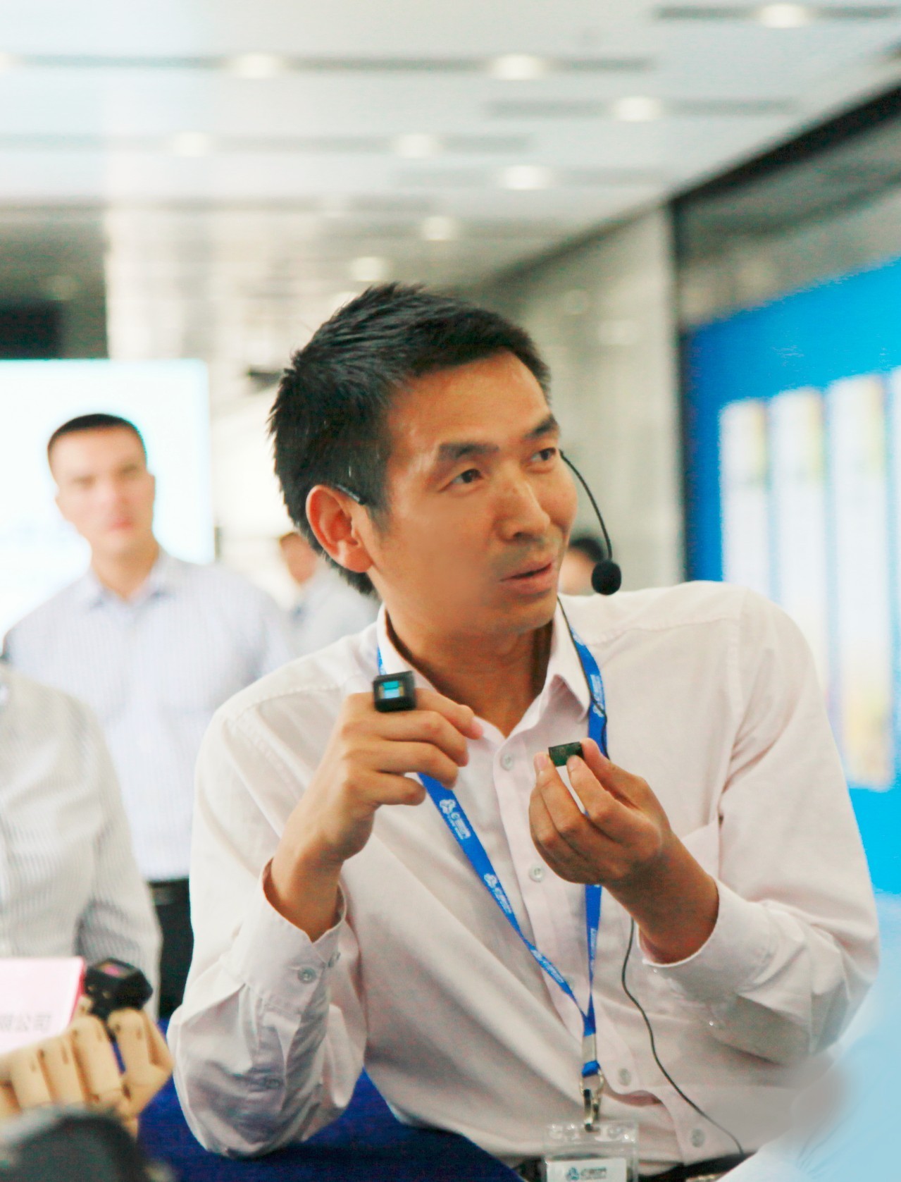 放弃60万年薪选择月薪过万,放弃硅谷千万年薪带回60多个专利