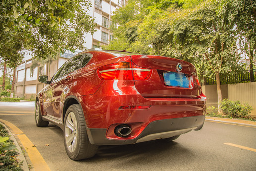 宝马x6xdrive35i落地价多少,宝马x62021款