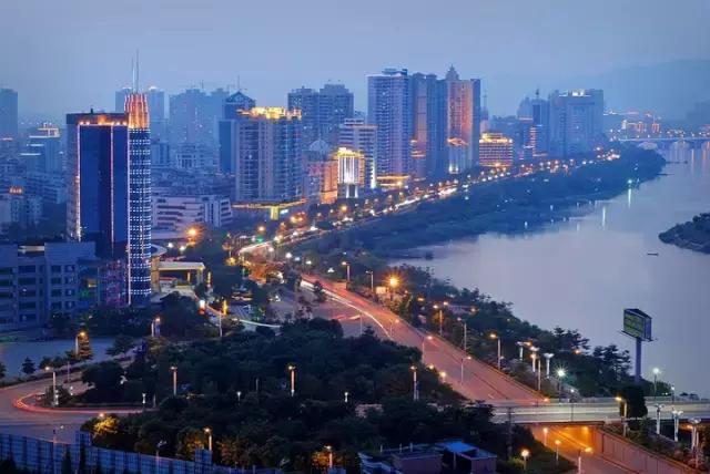 今年倒数第二天就放假了怎么回事,再坚持一天就放假了