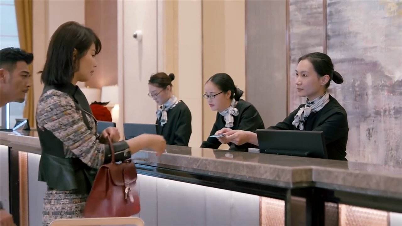 欢乐颂2安迪看包子,欢乐颂2安迪同款包包