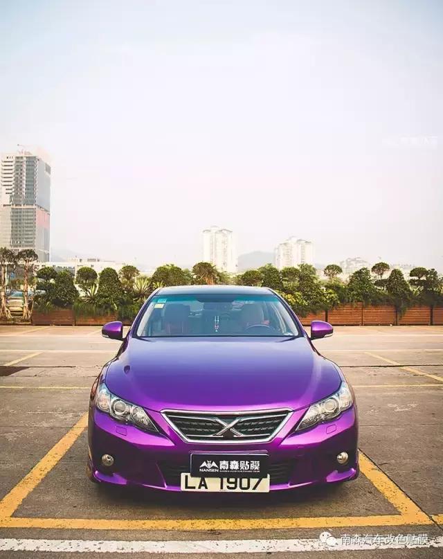 丰田锐志12款车膜上面改色,丰田锐志改色荧光绿多少钱