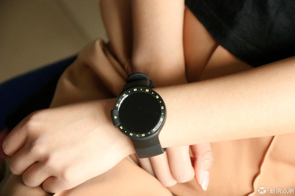 功能丰富全面，运动诚意不足ticwatchs试用体验