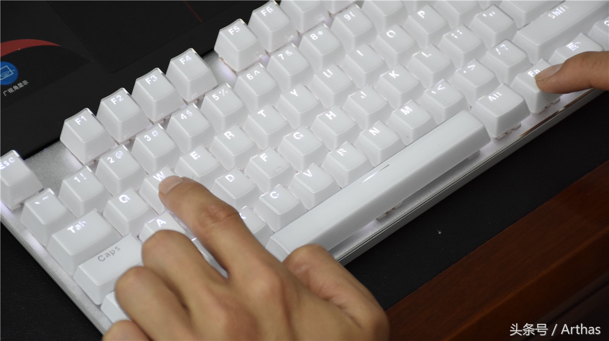 雷柏v500pro机械键盘测评,合金版雷柏v500键盘测评