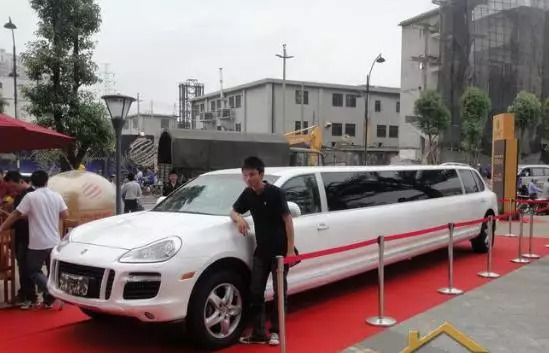 保时捷卡宴车长多少,保时捷卡宴10米超长版