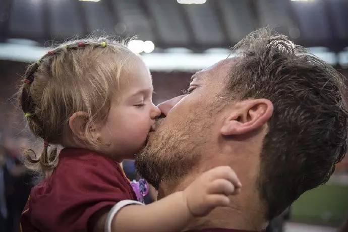 当你谈论罗马，甚至无需在这座城市呆太久，脑海里浮现的首先是他