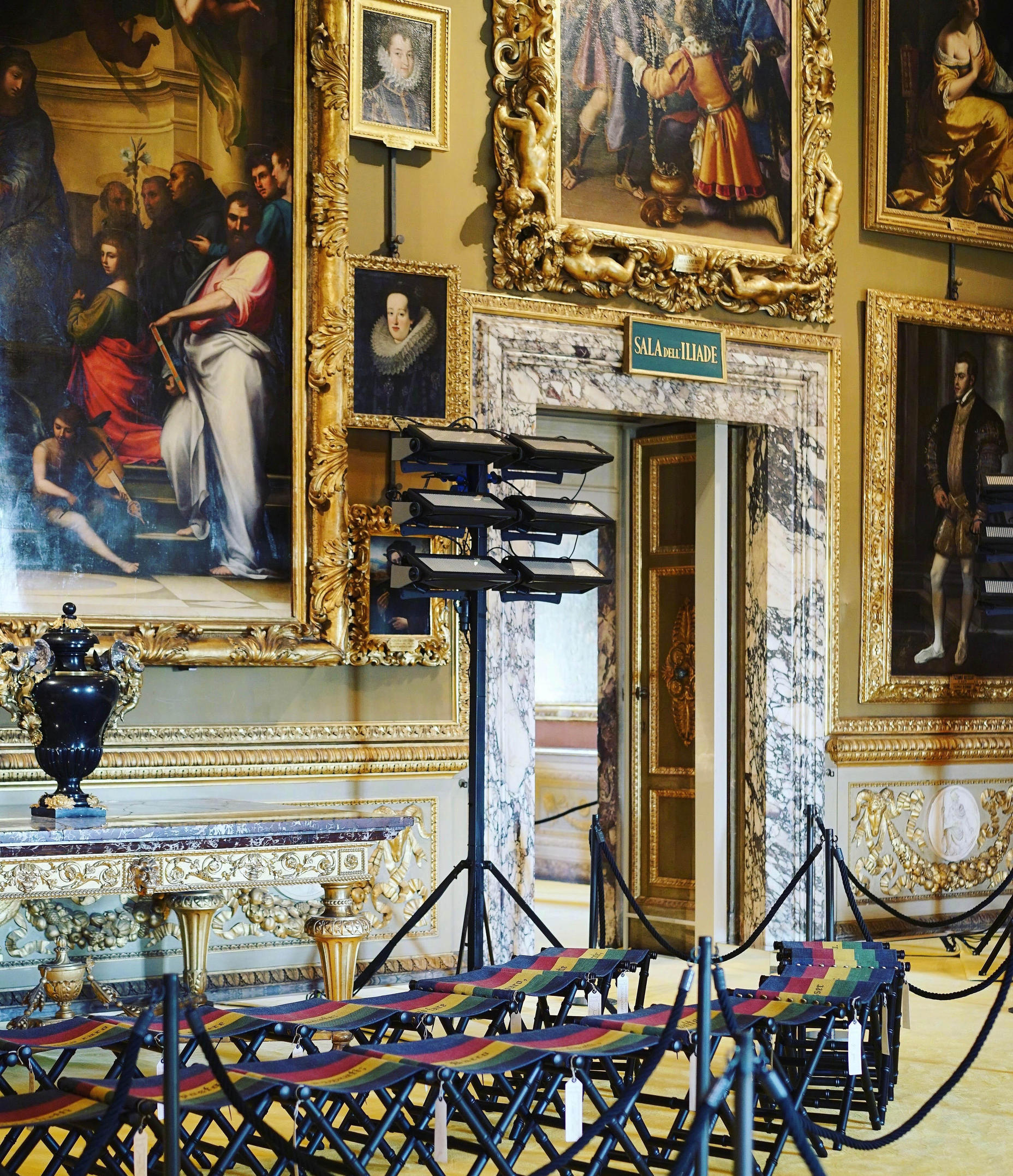 头戴紧箍圈身穿刺绣服，Gucci2018早春秀入戏西游记太深