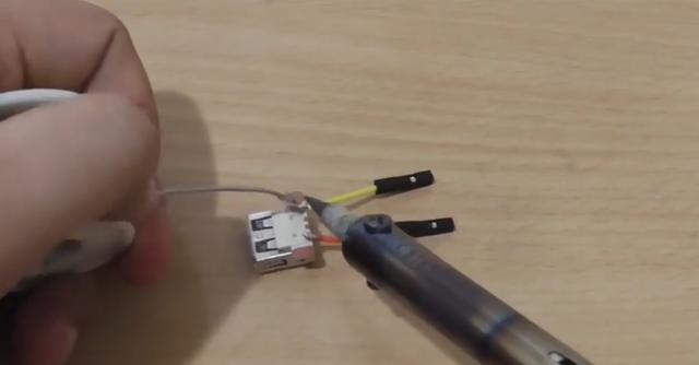 做了这个之后，在不怕出门没有手机没电了，自动发电