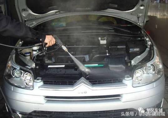 4s店用水枪冲洗发动机,发动机脏了怎么擦干净