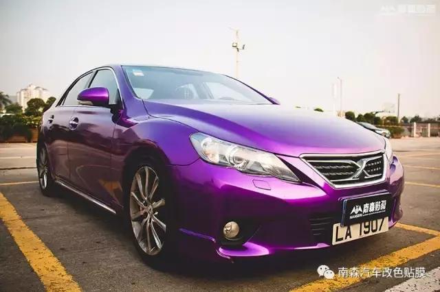 丰田锐志12款车膜上面改色,丰田锐志改色荧光绿多少钱