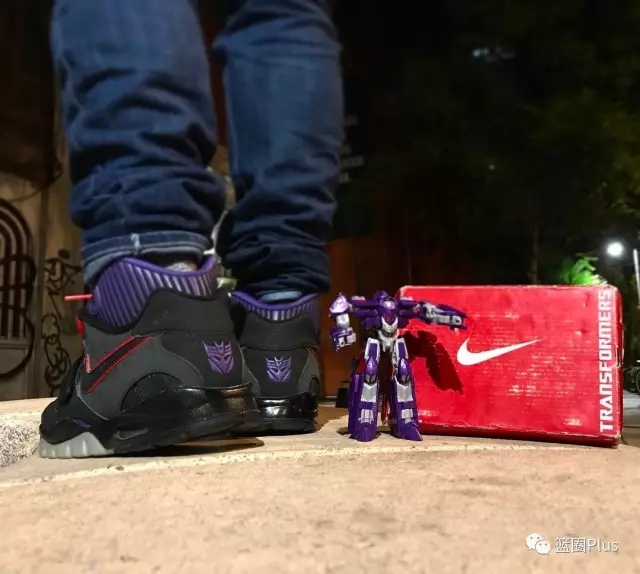 超炫酷变形金刚,标志是变形金刚的球鞋