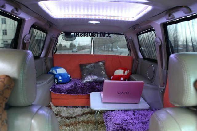 为啥年轻人，都喜欢加大的SUV越野车了，老司机一语道破