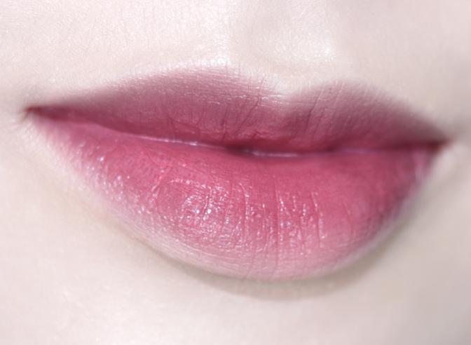 dior的迪奥魅惑釉唇膏 (dior魅惑釉唇膏怎么用)