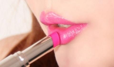 dior的迪奥魅惑釉唇膏 (dior魅惑釉唇膏怎么用)