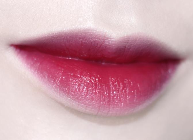 dior的迪奥魅惑釉唇膏 (dior魅惑釉唇膏怎么用)