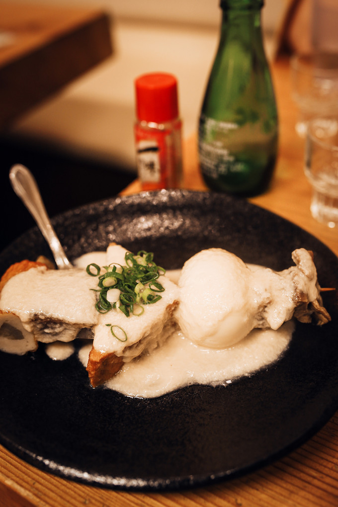 紫藤花开的季节去看锦鲤成了精，据说转发会有好运