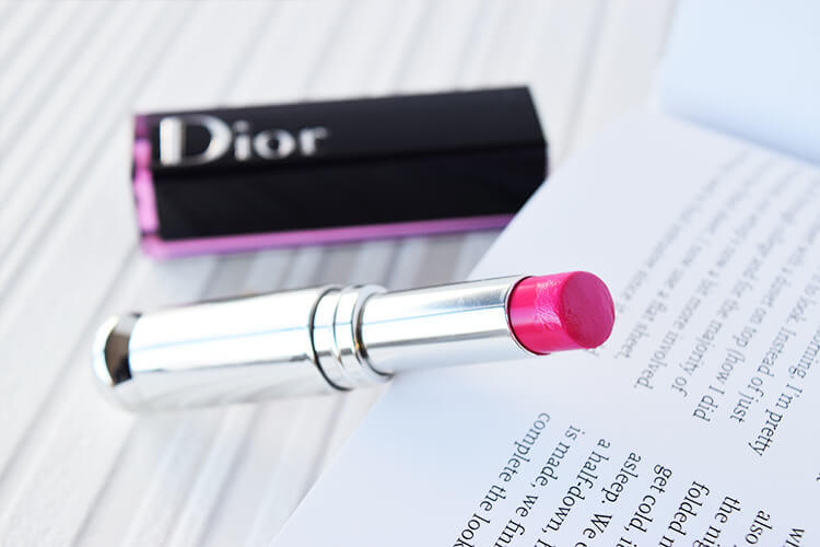 dior的迪奥魅惑釉唇膏 (dior魅惑釉唇膏怎么用)