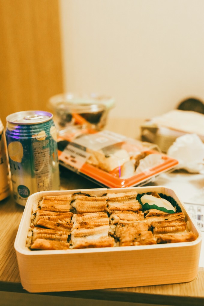 紫藤花开的季节去看锦鲤成了精，据说转发会有好运