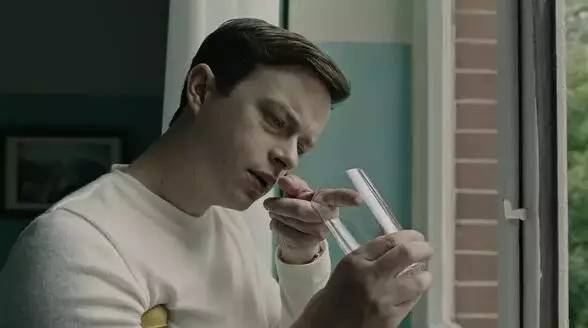 恐惧噬骨！榨干人油当解药，只为延长寿命等女儿长大后*亲近**繁殖