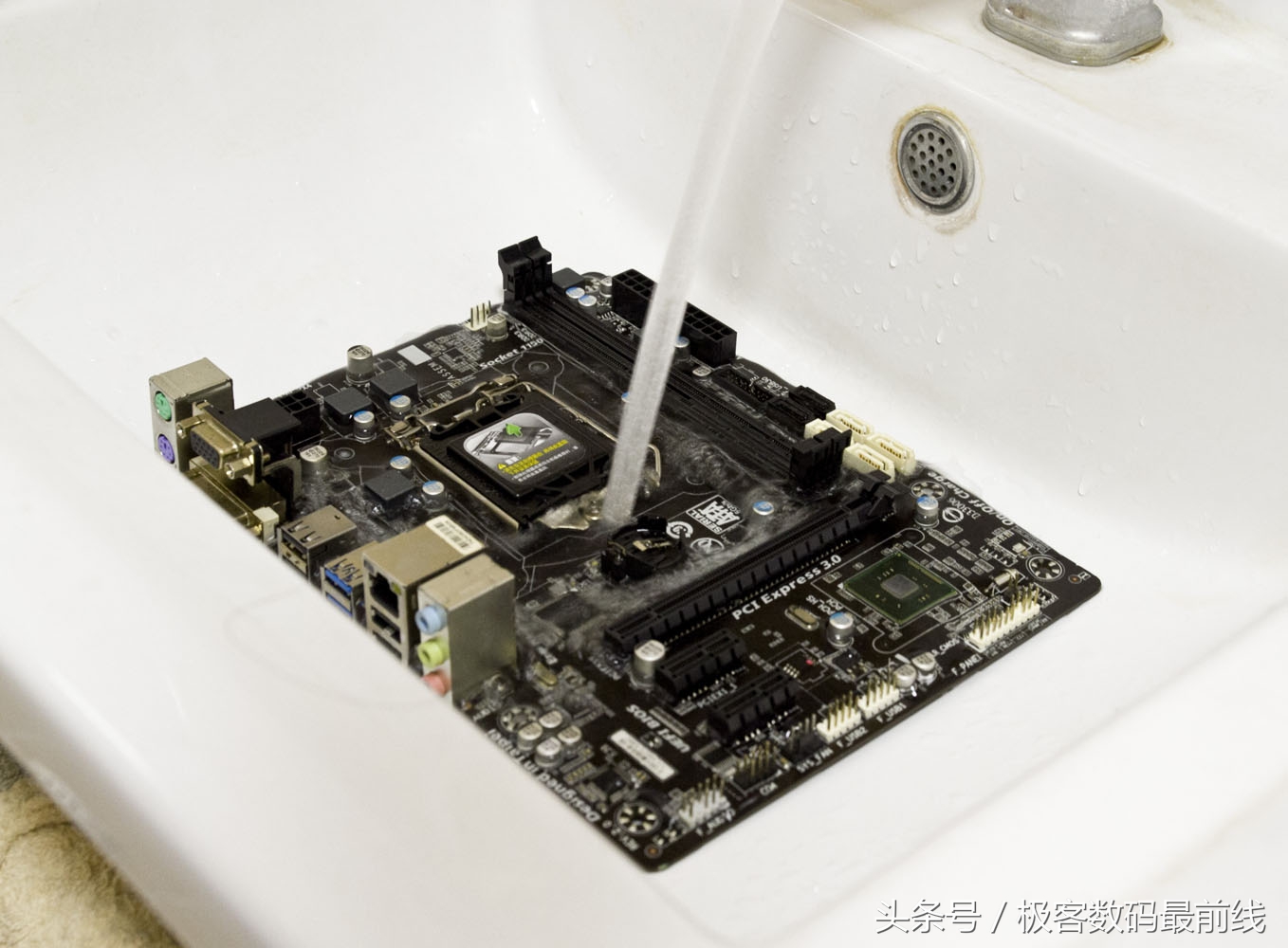 除尘强迫症,端午技嘉B85洗澡记