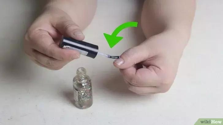 如何不用卸甲油快速洗掉指甲油,不用洗甲水如何去掉指甲油