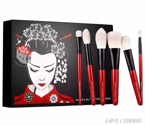 初学化妆需买哪些简单化妆品,新手化妆必备化妆品一套