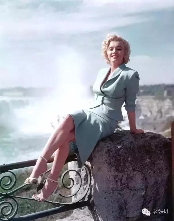 梦露与赫本有什么关系,梦露与赫本谁幸福