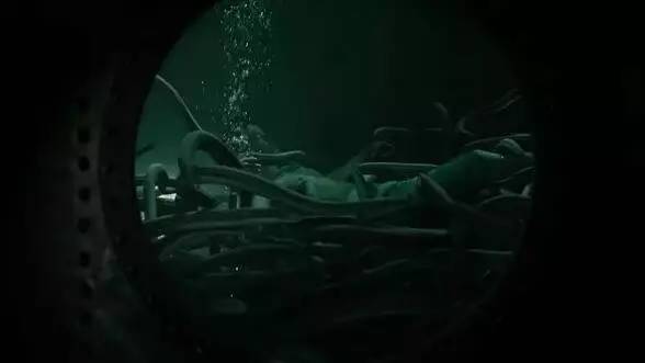 恐惧噬骨！榨干人油当解药，只为延长寿命等女儿长大后*亲近**繁殖