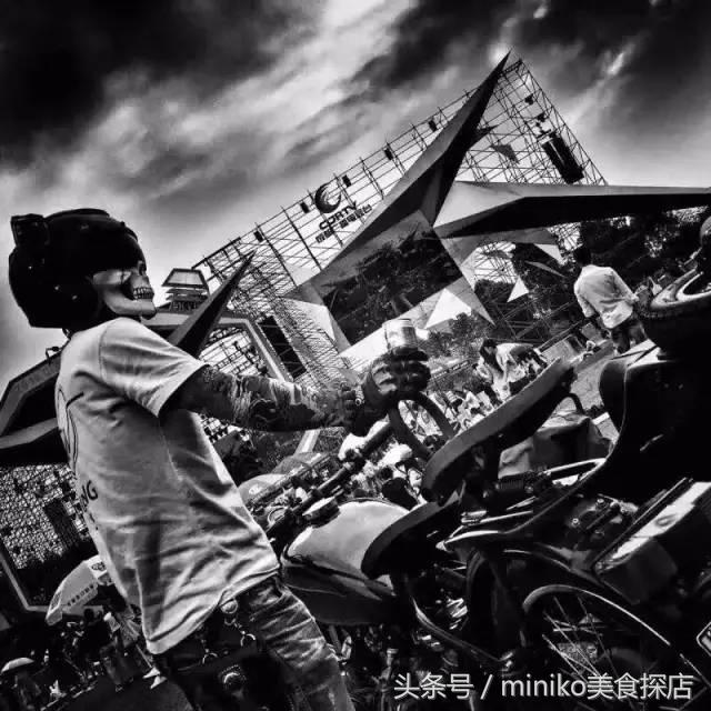 8年了，他每一次粗现都能让成都人嗨得花枝颠颤！