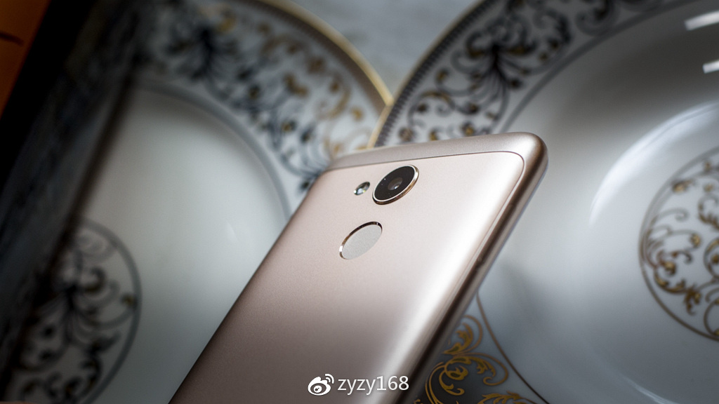 荣耀畅玩716g多少钱,1099元荣耀畅玩30plus