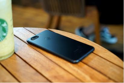 金立首款手机,金立的四摄手机s10