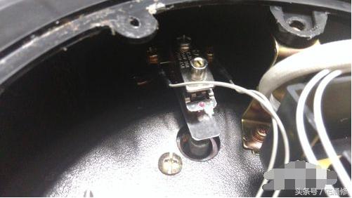 电压力锅显示e4代码怎么修,电压力锅故障e4代表什么