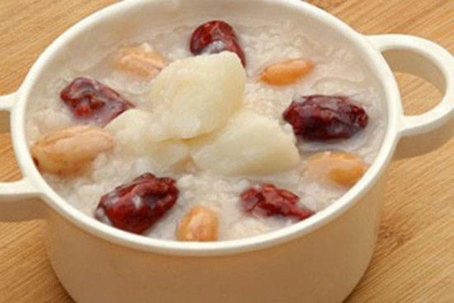 经常鼻痒打喷嚏多半是过敏性鼻炎,喝粥可治!5个小偏方收好!