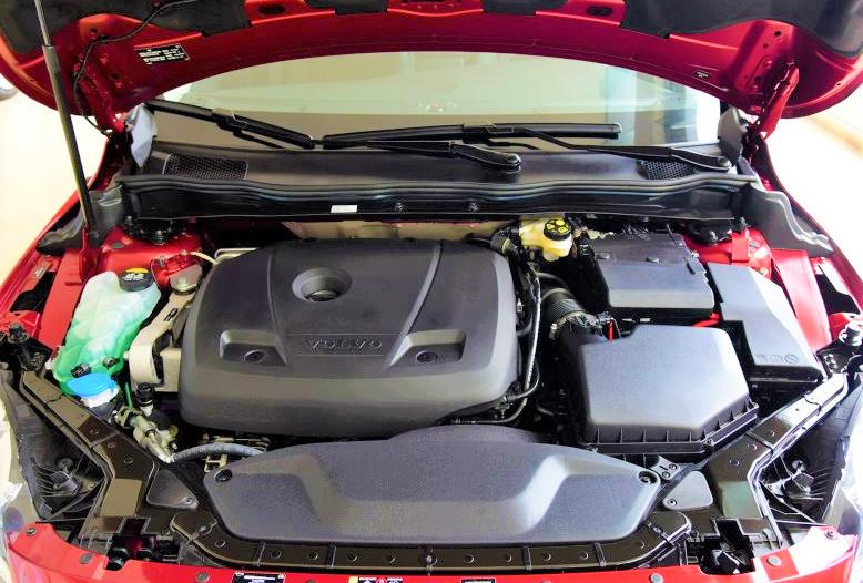 沃尔沃v40试驾视频胖哥,试驾沃尔沃v40对比高尔夫