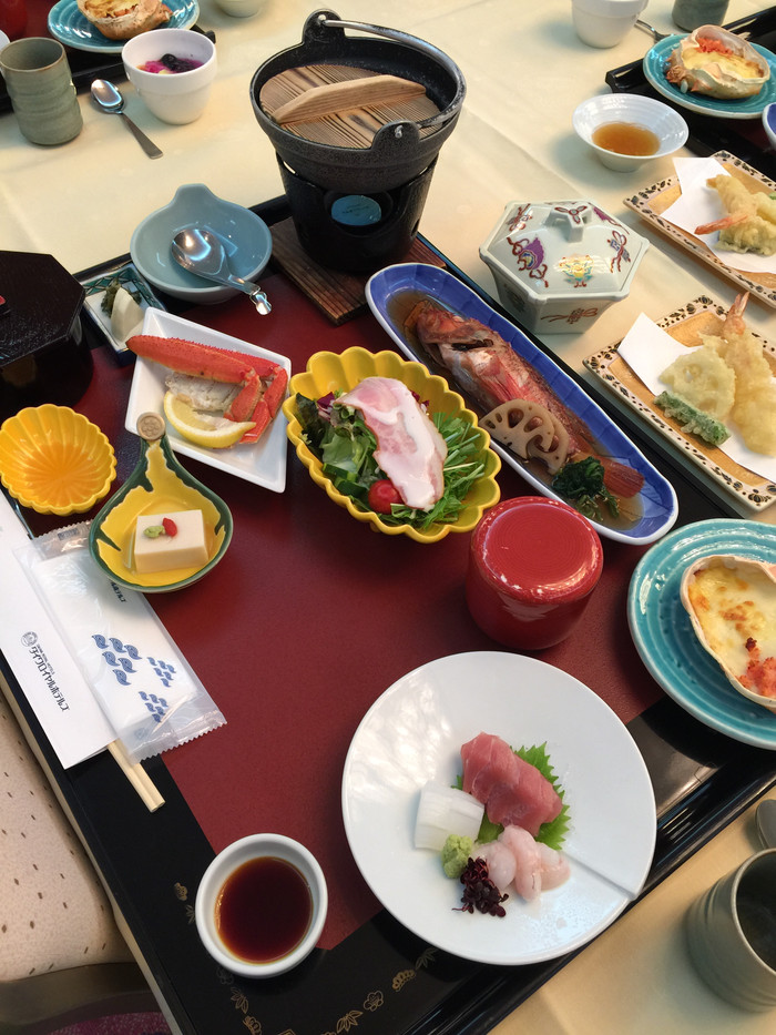 日本的冬天依旧色彩绚烂,冬季日本的冰雪阳光