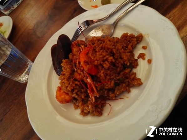 巴塞罗那海鲜大餐,巴塞罗那海滩美食推荐