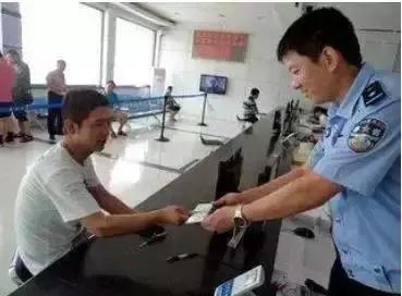 开车遇到丧葬队伍是好是坏,开车遇到丧事要注意哪些