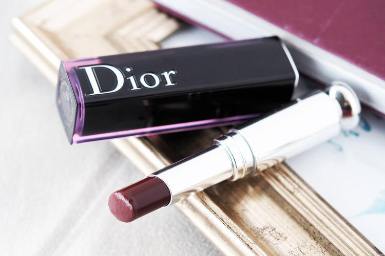 dior的迪奥魅惑釉唇膏 (dior魅惑釉唇膏怎么用)