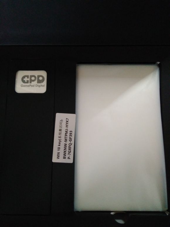 仅巴掌大小迷你电脑999元,能做到单手开合的笔记本