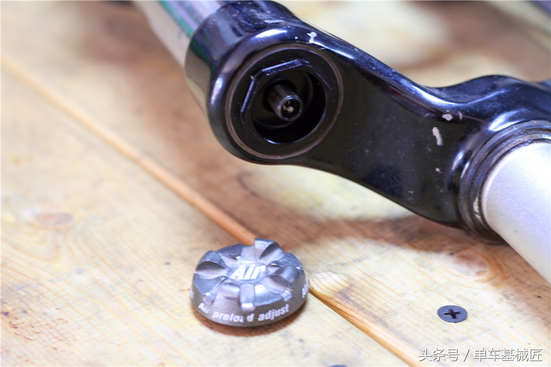 再见Marzocchi马祖奇——某年莫月末日某型号的气叉保养