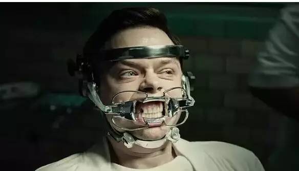 恐惧噬骨！榨干人油当解药，只为延长寿命等女儿长大后*亲近**繁殖