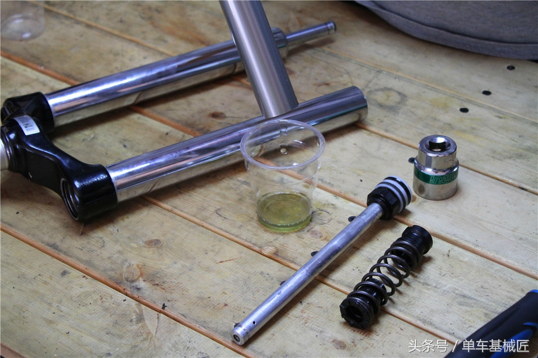 再见Marzocchi马祖奇——某年莫月末日某型号的气叉保养