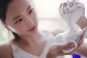 初一男生脸上长痘痘怎么办,男生脸上长痘痘怎么快速消除